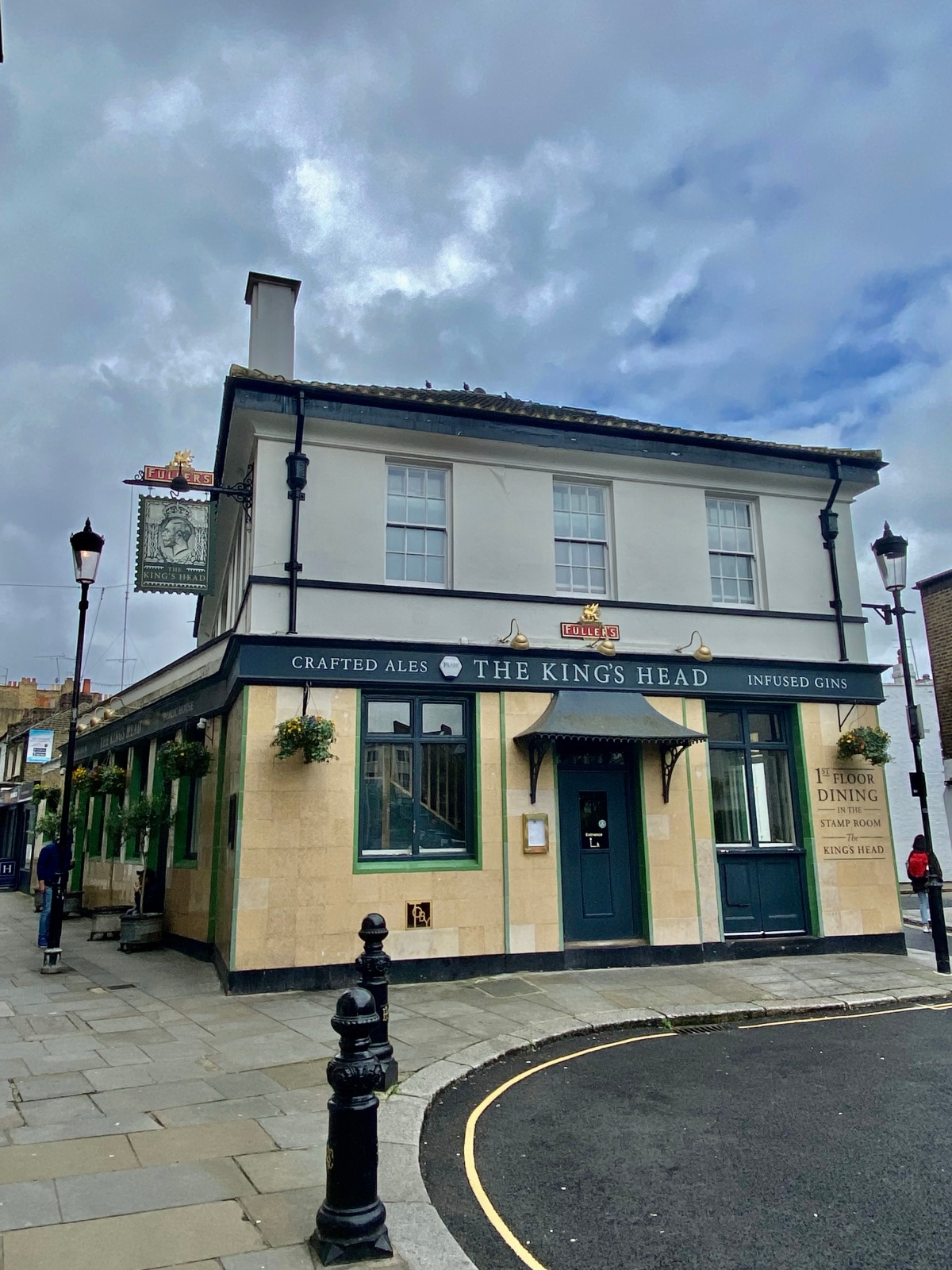 The King’s Head, 17 Hogarth Place, Earl’s Court, London SW5